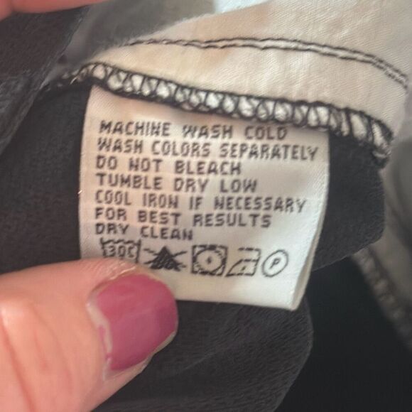 Tommy Bahama Men’s Pleated Front 100% Silk Black shorts size 36 - Picture 6 of 6